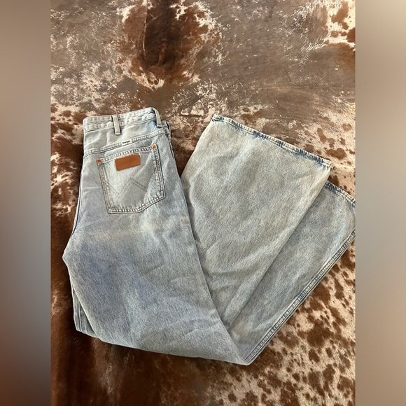 Wrangler Wanderer High Rise - Picture 4 of 6